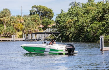 🚤BAYLINER Deck Boat, Includes FREE GASS! - LAKE BOCA SANDBAR🏝️- SEATS 9!!