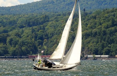 SAIL Historic Southern Lake Champlain on 30ft Catalina Sailboat