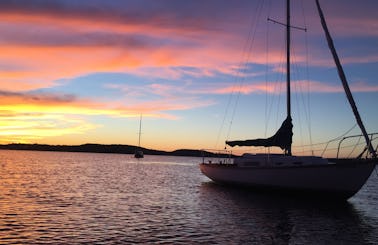 1976 Classic Sailboat Charter out of Burlington Harbor