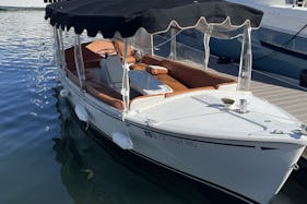 21' Luxury Electric Duffy Boat