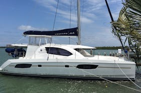 ''Marathon Traveller'' Robertson & Caine Leopard 44 Cruising Catamaran Rental in Marathon, Florida