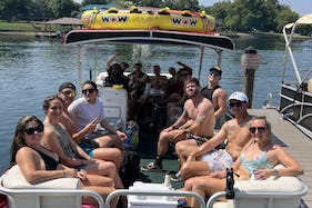 26ft Riviera Pontoon on Lake Norman