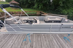 Fresh Air, Sun and Fun with Princecraft Vectra 23 Pontoon in Mooresville, NC