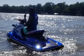 Yamaha EX Deluxe Waverunner for rent on Lake Norman