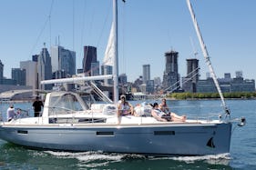 41' Beneteau Oceanis Sailing Yacht in Toronto for 12 Guests