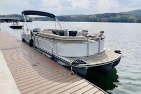 Lake Austin 15 Passenger Tritoon