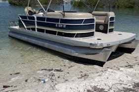 21' Godfrey Tritoon for rent in SW Florida! Dockside delivery available!