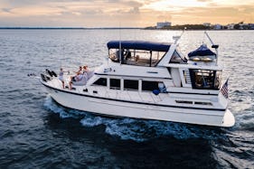 Beautiful 46 ft Jefferson Sundeck Classic Motor Yacht