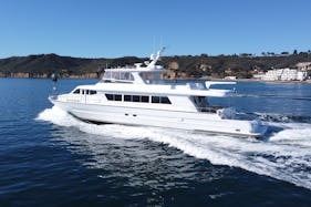 93' Luxury Yacht Ultimate Escapes: Discover San Diego and Catalina Island