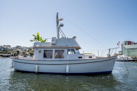 30ft Willard Trawler Luxury Boho Yachtini in Vancouver W/Firepit