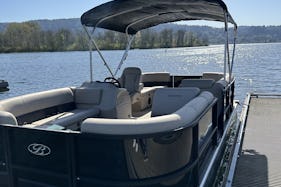 Sail in a 2023 Bentley! 10p Pontoon, South Lake Union, Seattle, WA