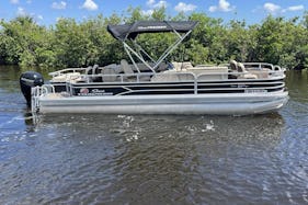 2020 SunTracker Fishing party barge 24DLX  in Cape Coral