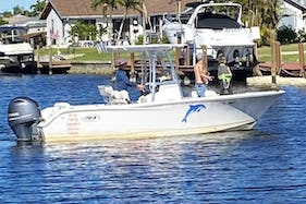 22’ Sea Hunt Center Console w/ Bow Seating in Cape Coral, Florida