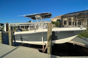 Robalo R200 Center Console 21' Delivered to Your Dock 150HP