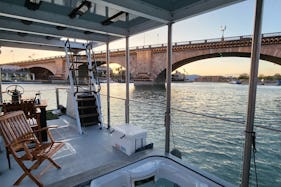 Jacuzzi Double Deck Boat Cabana in The Channel