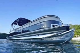 28' Spacious Smokercraft Infinity Pontoon on Lake Travis!