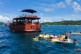 Swissy Junk Boat in Hong Kong