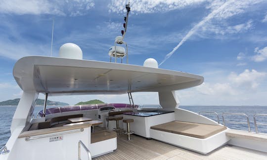 Sleek Western Cruiser - SeaDancer Motor Yacht for 50 People in Hong Kong Island