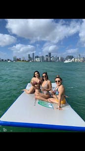 55’ Azimut Yacht Rental in Miami, Florida